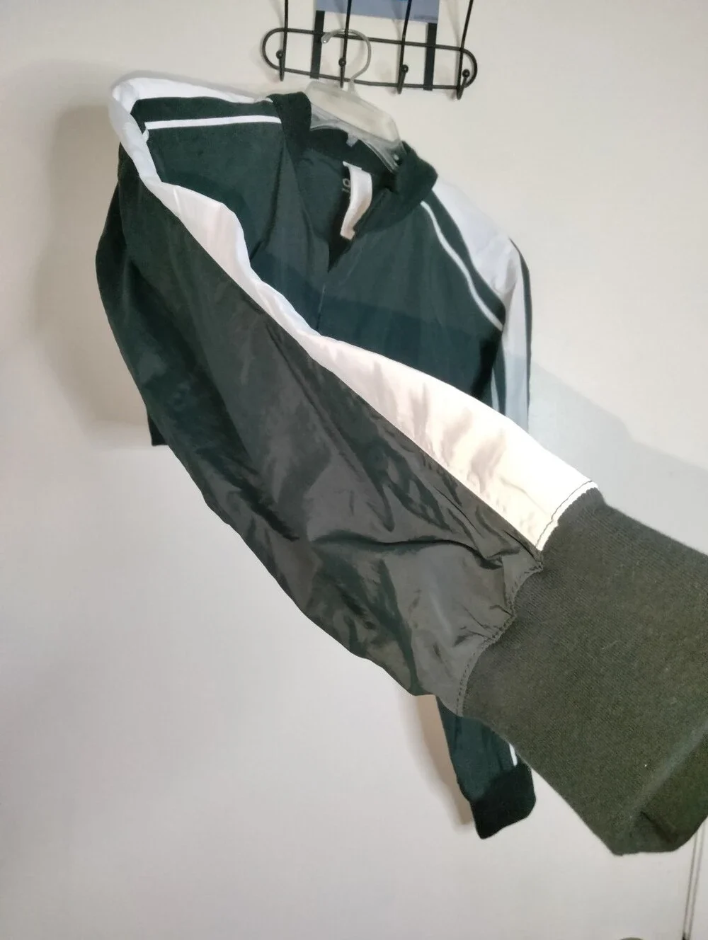ALO Yoga (Sz M) Black & White Stripe Full Zip LS Cropped Racetrack Shrug Jacket